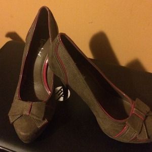Brown and pink suede heels