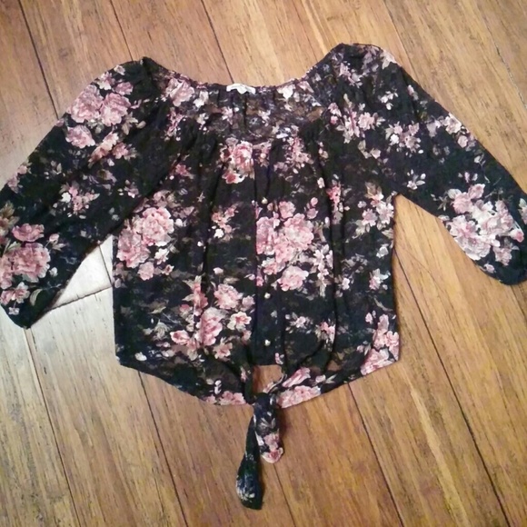 Lace Floral Crop Top!💋