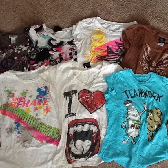 Like New Tshirt Lot