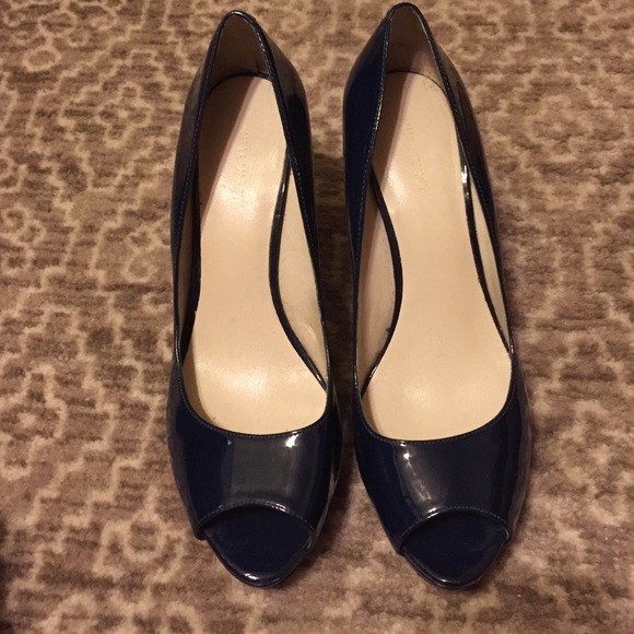 Nine West Navy patent leather peep toe heels