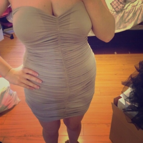 Cream Ruffle Laced Back Dress - Picture 4 of 4