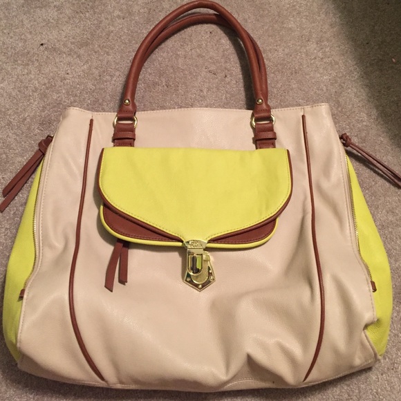 Steve Madden Handbags - Steve Madden purse