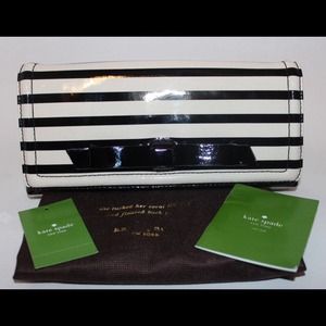 kate spade Bags - Kate spade NWT black and cream patent clutch kate spade Bags - Kate spade NWT black and cream patent clutch