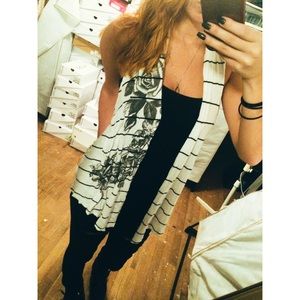 DONATED❌Knotted racerback top.