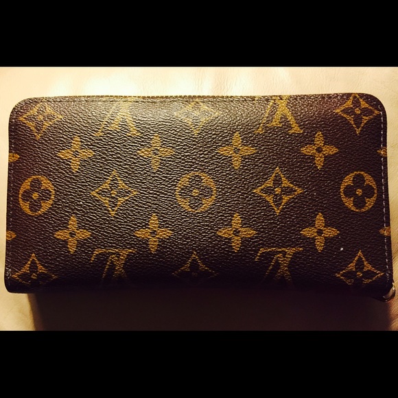 (SOLD) Brown leather wallet - Picture 1 of 2