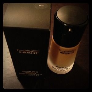 MAC Cosmetics Mineralized Liquid Foundation