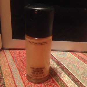 MAX pro longwear foundation !