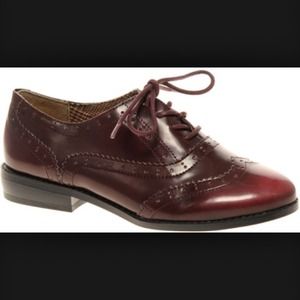 Snazzy Women's Oxford Lace-Up Flats