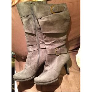 Grey mid calf boot (8.5)