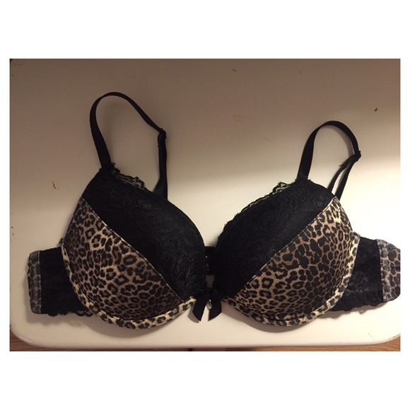 Black lace/leopard bra!