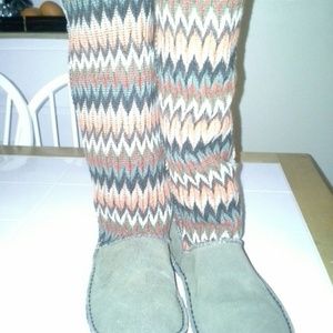 Ladies Keen Suede and Knit Sweater Boots - size 8