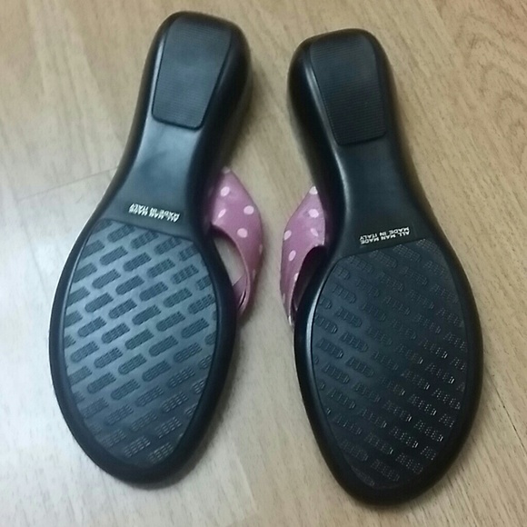 ❌SOLD❌ItalianShoemakers Pink Polka dot flip-flops. - Picture 3 of 4