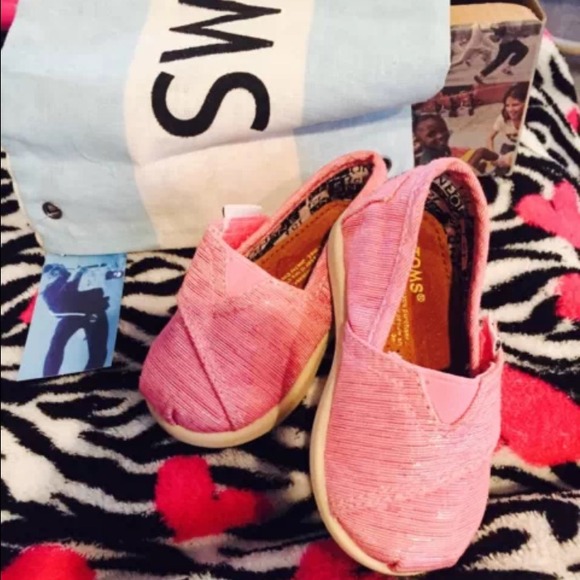 ❤️TODDLER PINK TOMS