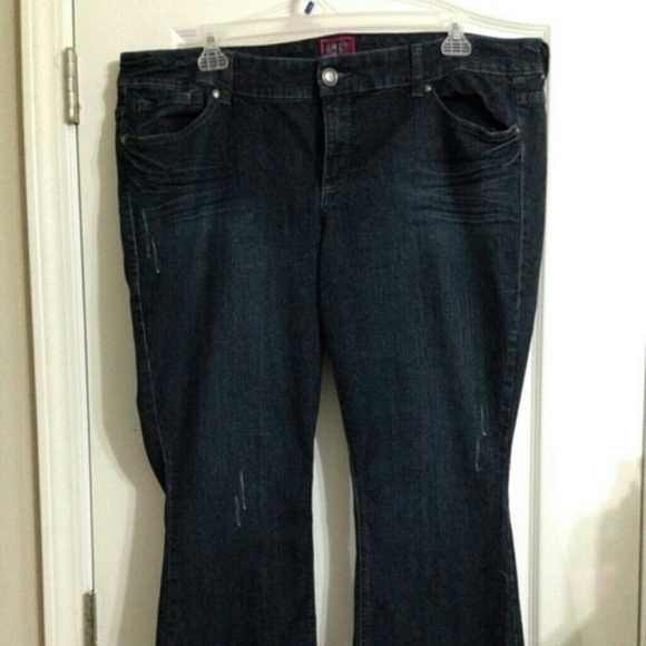 NWOT Torrid Dark rinse jeans