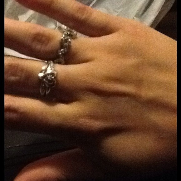 LOVE ring - Picture 2 of 3