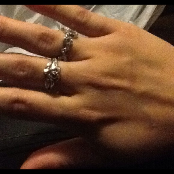 LOVE ring - Picture 3 of 3