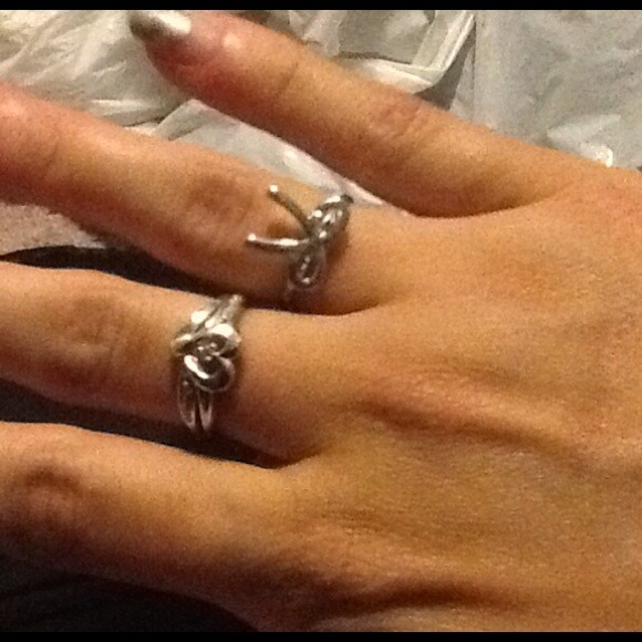 Bow ring - Picture 2 of 2