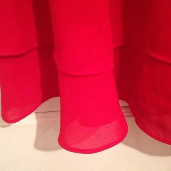 Red dress - Picture 3 of 4