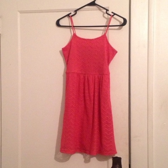 Coral lace dress - Picture 1 of 4