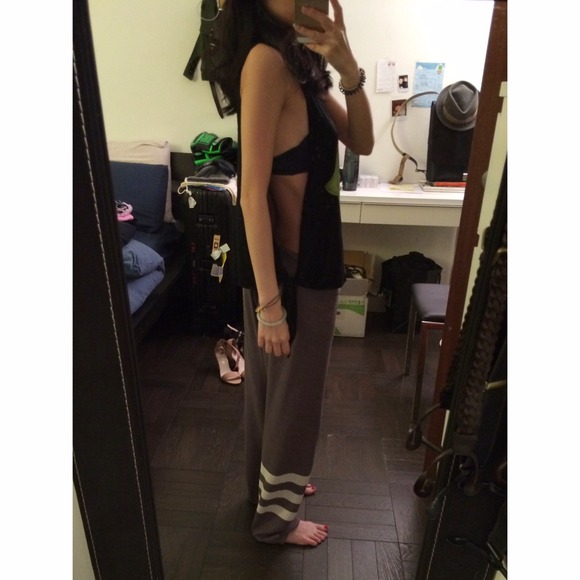 {DONATED} SUPRÉ Drop Armhole Tank - Picture 4 of 4