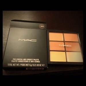 MAC Cosmetics Pro concealer pallet