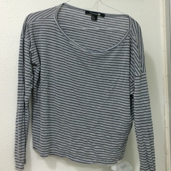 Cropped long sleeve stripped shirt