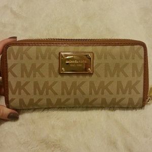Michael Kors wallet