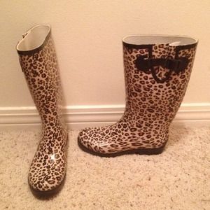 Cheetah rain boots