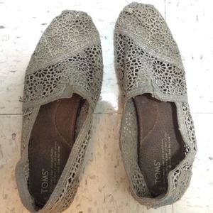 Toms crochet shoes