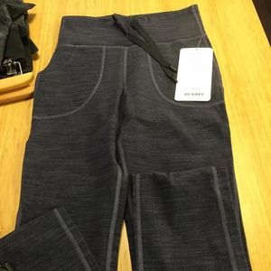 Lululemon nightfall jaquard skinny wills size 4