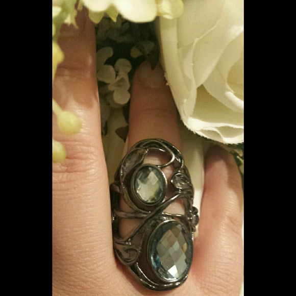 🎀NWOT Statement Goth Pretty Ring w Sky Blue Gems - Picture 4 of 4