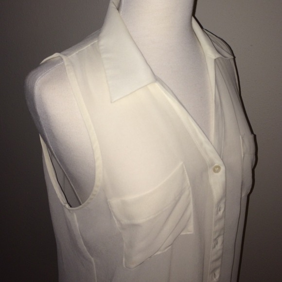 Sleeveless White Collar Blouse - Picture 4 of 4