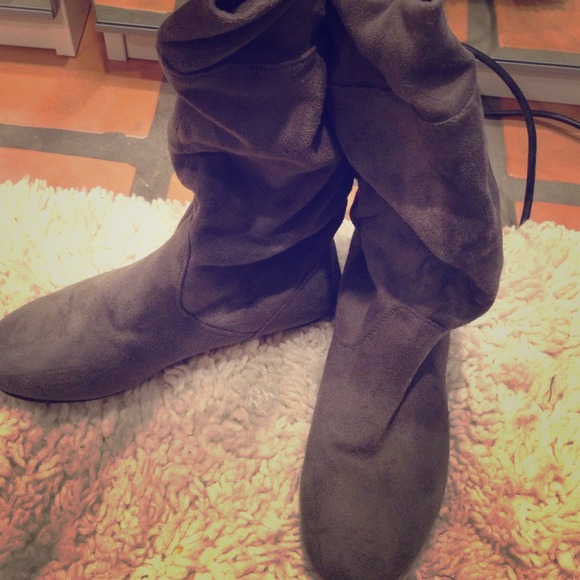 Grey boots