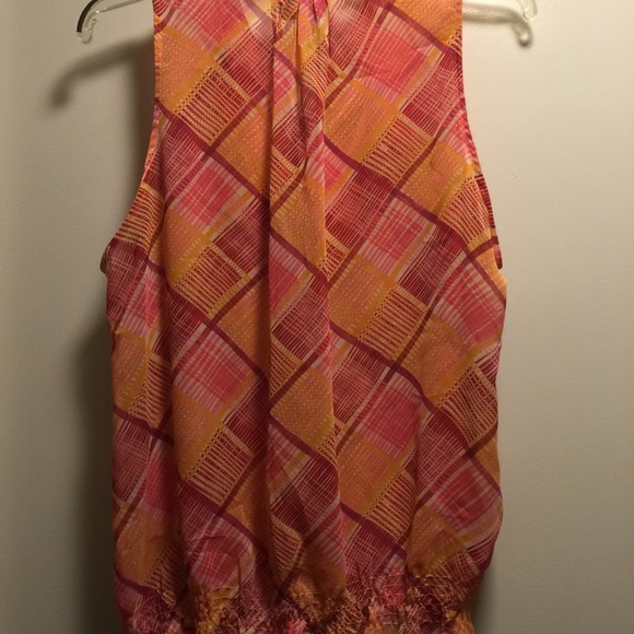 Bright Spring Polyester top. - Picture 2 of 2