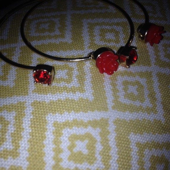 Red rose bracelet | Dew drops & Roses - Picture 3 of 3