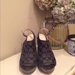 Authentic coach wedges in black