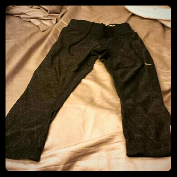 Women's Nike Dri Fit Crop Workout Pants