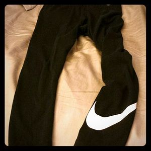 Black Nike Crop Workout Pants