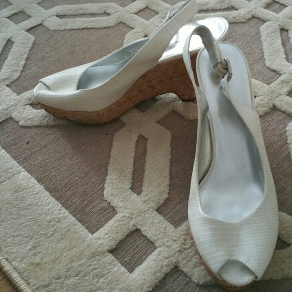 Cute Banana Republic peep toe wedges