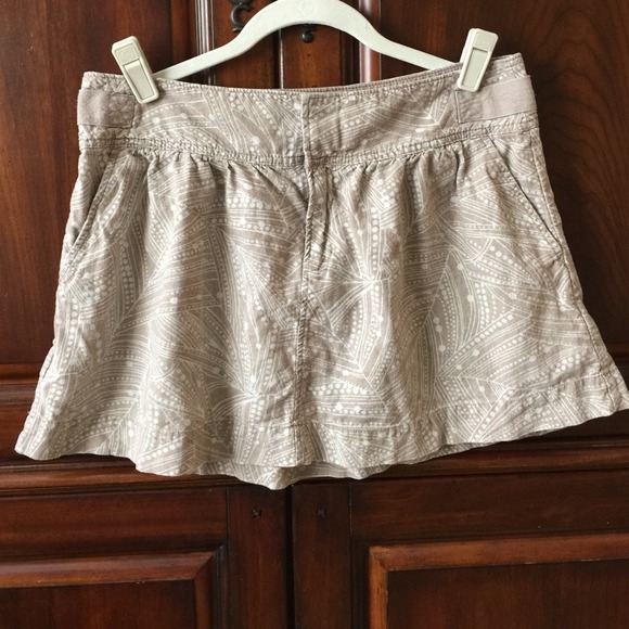Old Navy shirt skirt