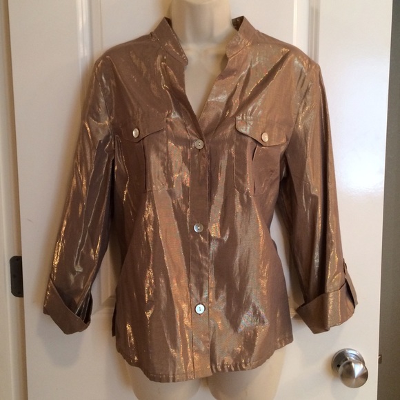 NWOT Gold metallic 3/4 sleeve button up shirt