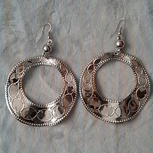 Bundle New earrings and bracelet