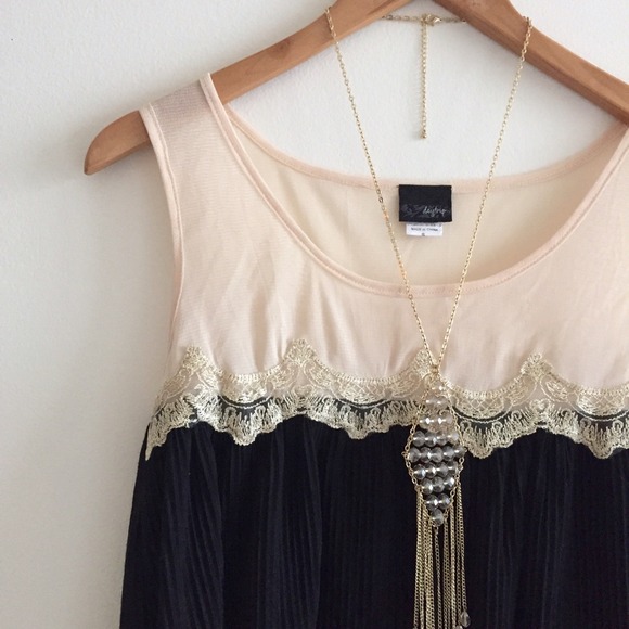 Ribbed Crop Top - Picture 2 of 3