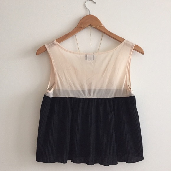 Ribbed Crop Top - Picture 3 of 3