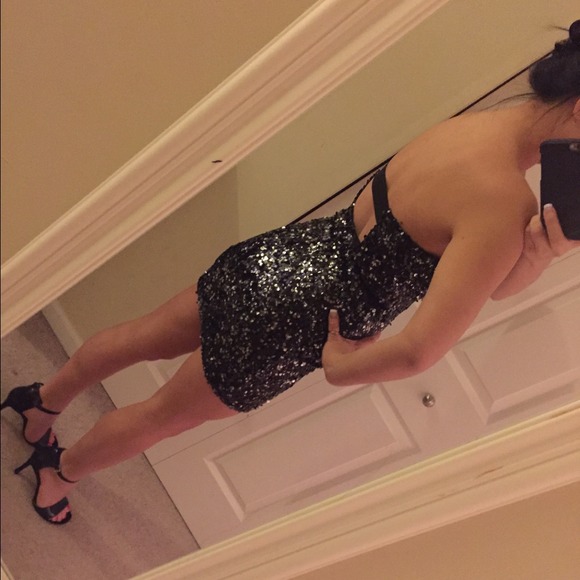 Black sequin dress - Picture 3 of 4