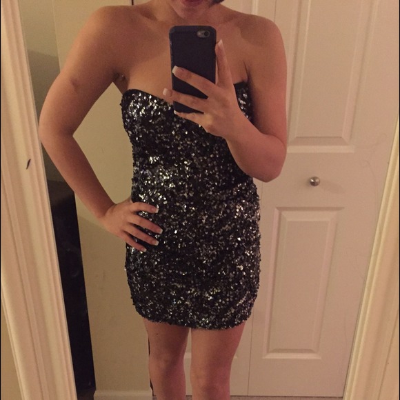 Black sequin dress - Picture 4 of 4