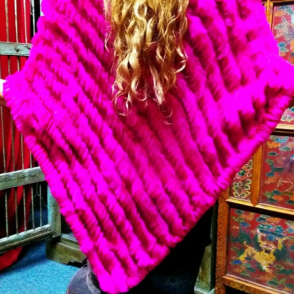 Pink Rabbit Fur Shawl - Picture 3 of 3