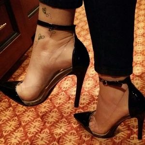 Black & Clear pumps