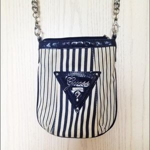GUESS Cross Body Bag / Purse