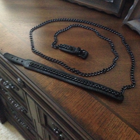 Authentic BURBERRY chain black leather belt